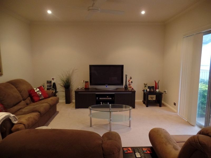 2/12 Jennie Cox Close, Erina NSW 2250