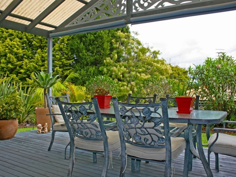 6 Stephen Close, Green Point NSW 2251