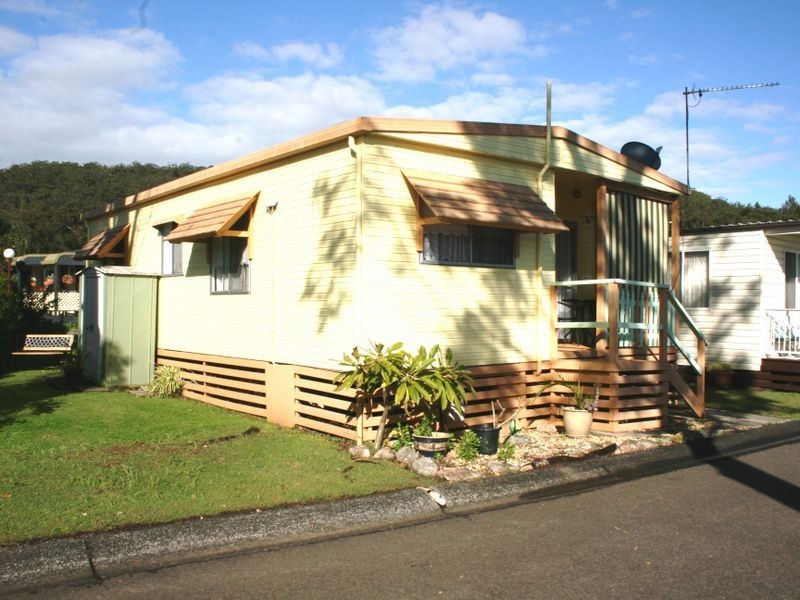 Row S/8 Broadlands Estate Milperra Road, Green Point NSW 2251