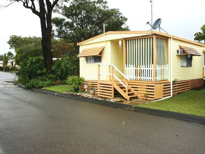 Row S/8 Broadlands Estate Milperra Road, Green Point NSW 2251