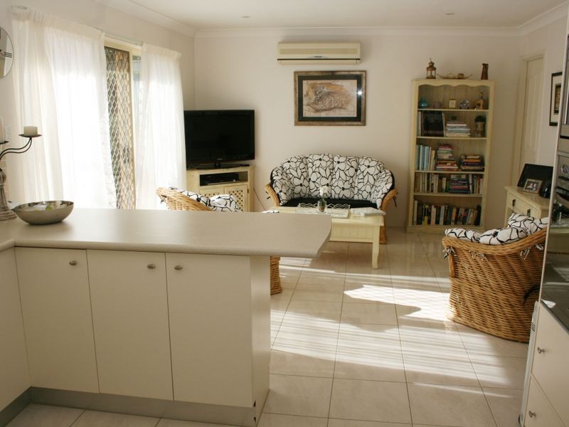 6 Greenvale Road, Green Point NSW 2251