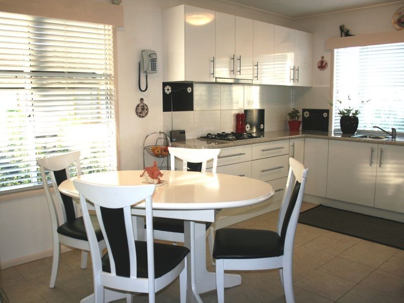 6 Third Avenue Broadlands Estate, Green Point NSW 2251
