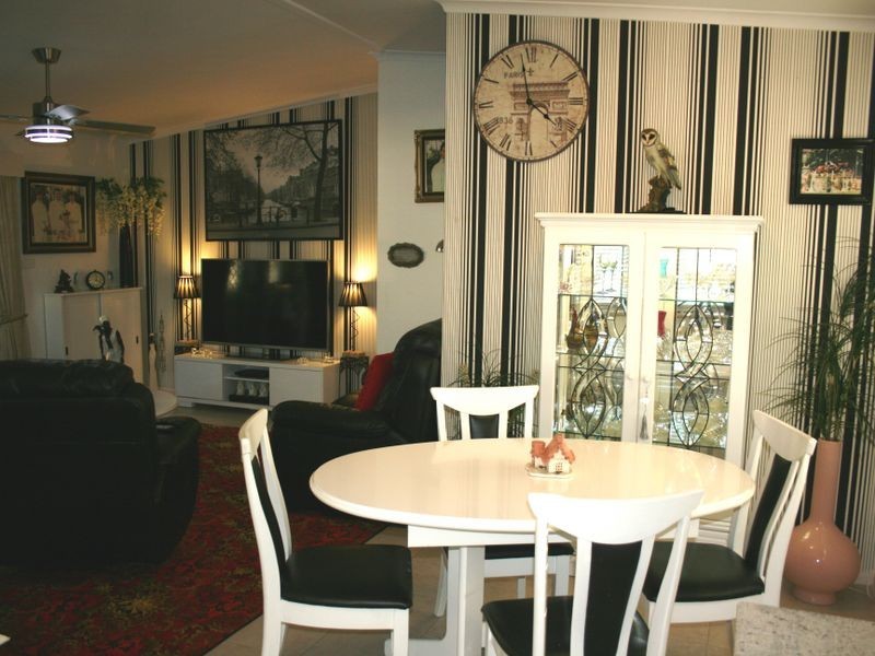 6 Third Avenue Broadlands Estate, Green Point NSW 2251