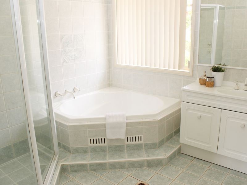 2 Flakelar Crescent, Terrigal NSW 2260