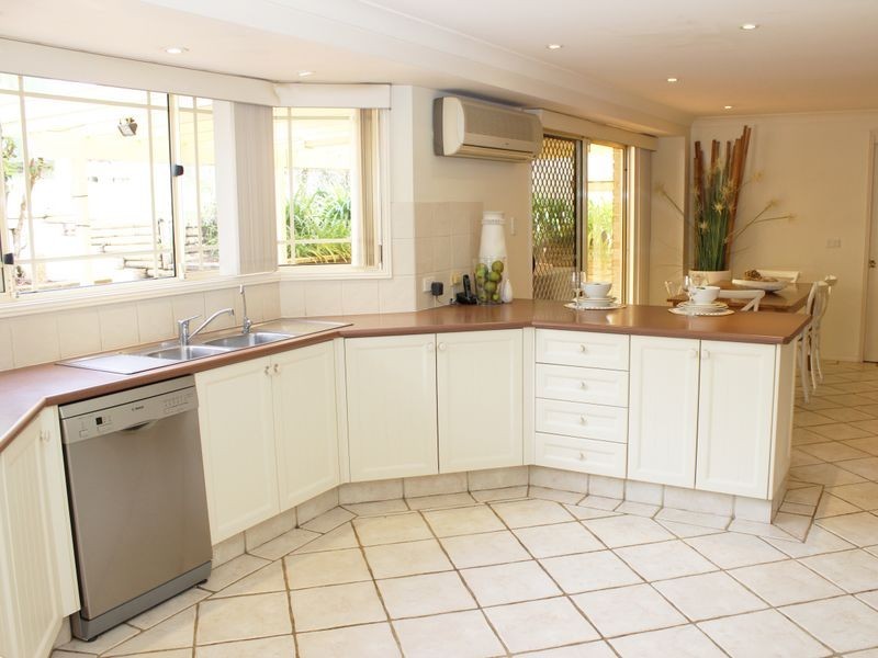 2 Flakelar Crescent, Terrigal NSW 2260