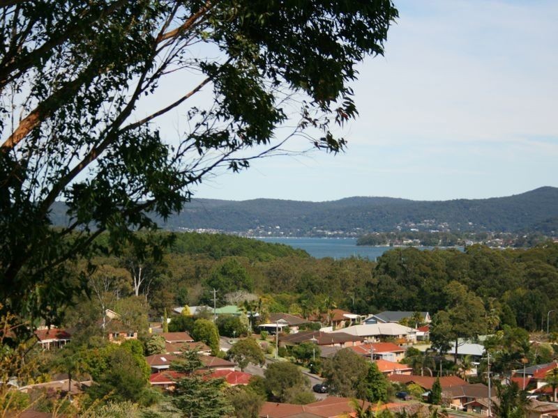 8 Cooper Road, Green Point NSW 2251