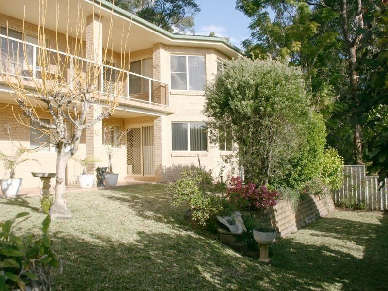 8 Cooper Road, Green Point NSW 2251