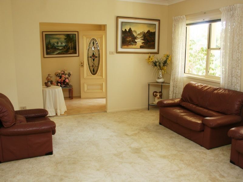 8 Cooper Road, Green Point NSW 2251