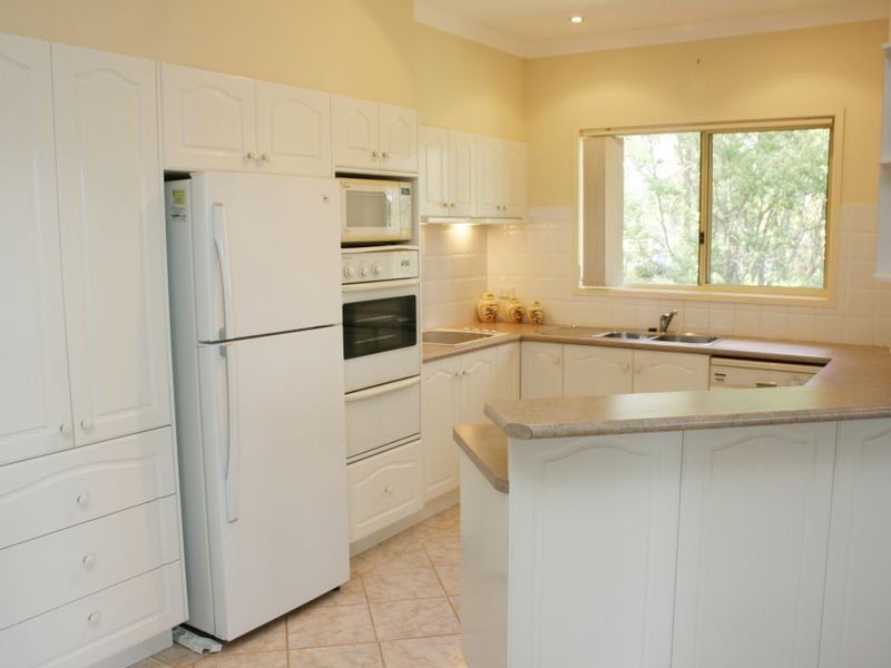 8 Cooper Road, Green Point NSW 2251