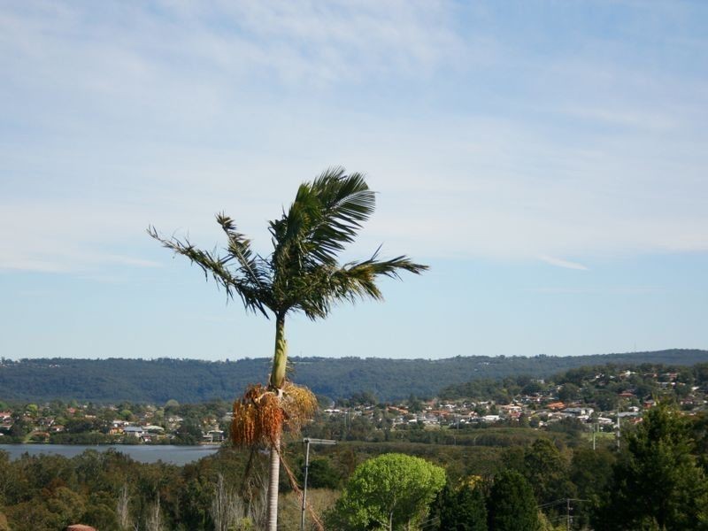 8 Cooper Road, Green Point NSW 2251