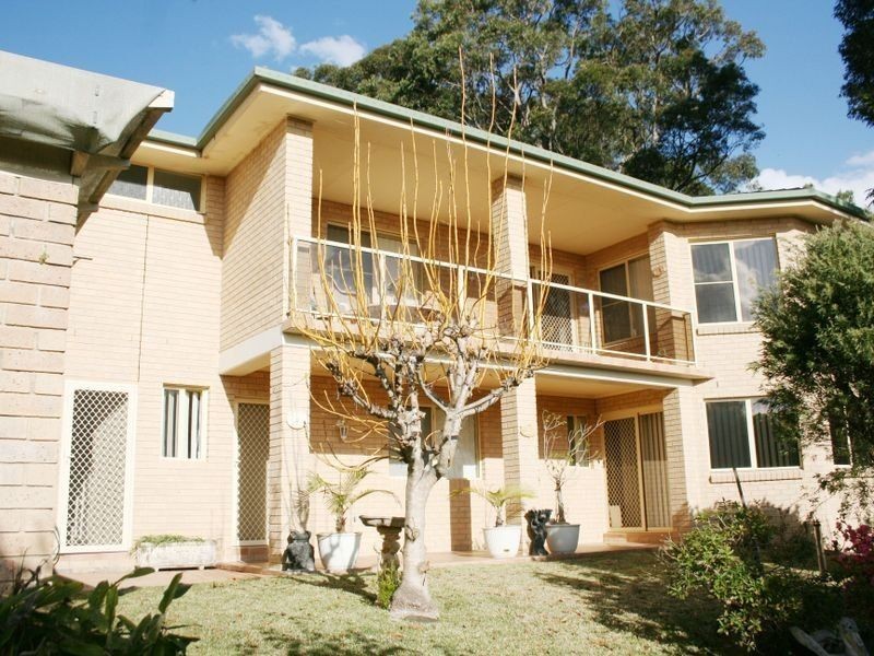 8 Cooper Road, Green Point NSW 2251