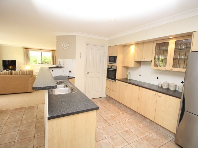 9 Howard Avenue, Green Point NSW 2251