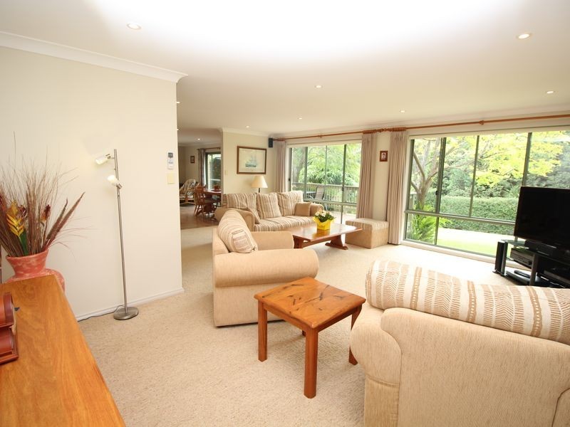 9 Howard Avenue, Green Point NSW 2251