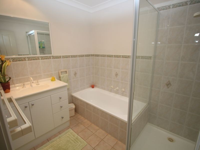 9 Howard Avenue, Green Point NSW 2251