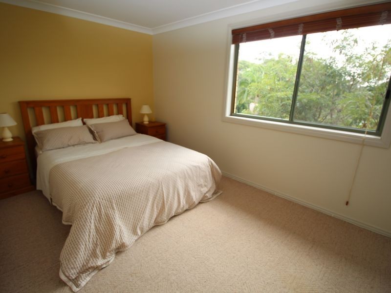 9 Howard Avenue, Green Point NSW 2251