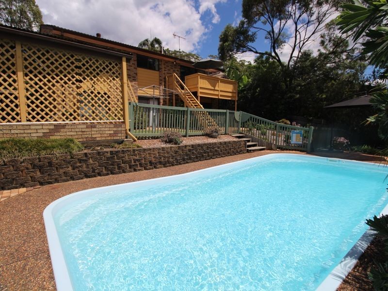 7 Howard Avenue, Green Point NSW 2251