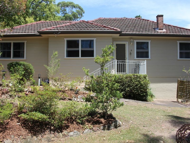 8 Kinarra Avenue, Wyoming NSW 2250