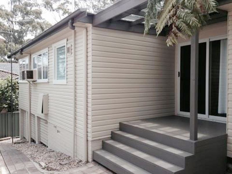 8 Kinarra Avenue, Wyoming NSW 2250