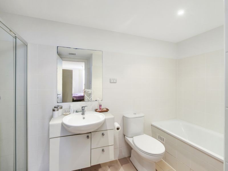 225/80 John Whiteway Drive, Gosford NSW 2250