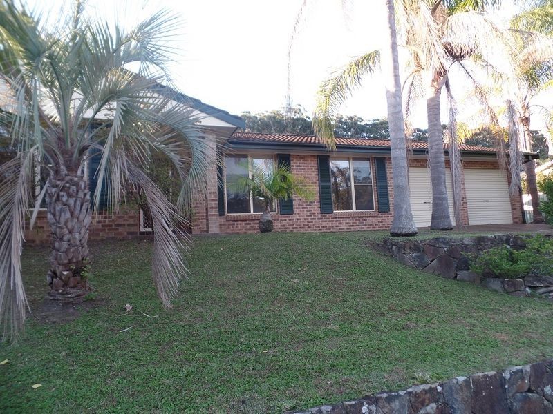 4 Judy Anne Close, Green Point NSW 2251