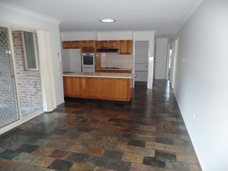 4 Judy Anne Close, Green Point NSW 2251