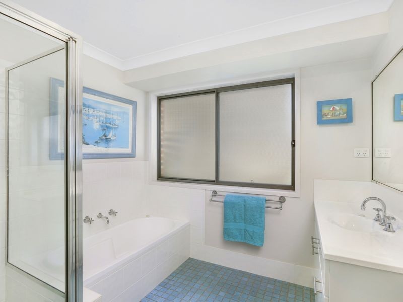 4 Hillview Crescent, Tuggerah NSW 2259