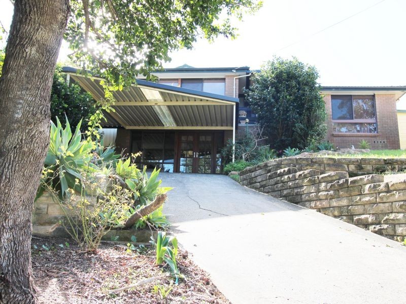 16 Dora Street, Lisarow NSW 2250