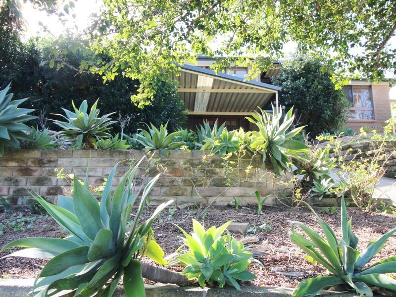 16 Dora Street, Lisarow NSW 2250