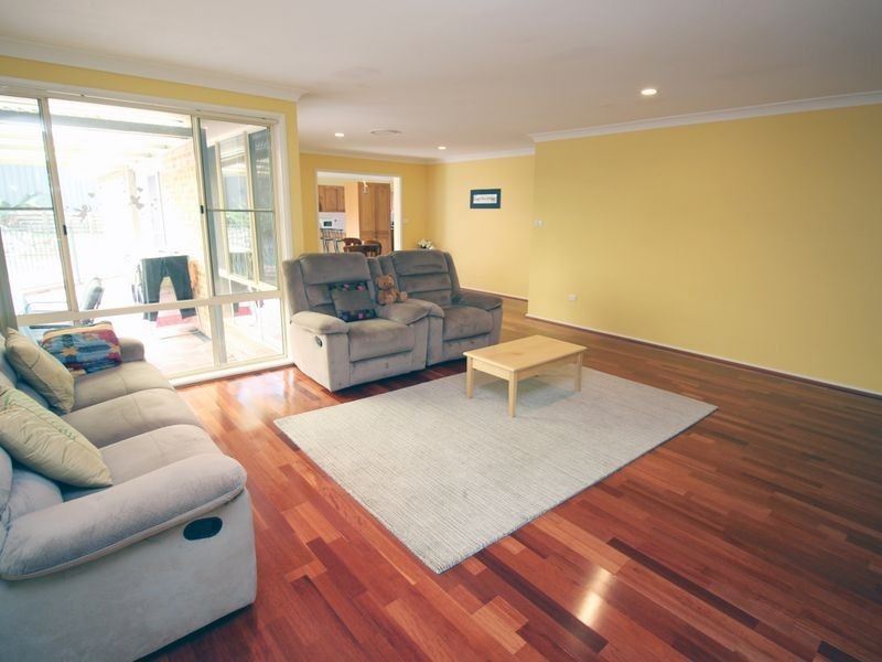 13 Treeland Road, Green Point NSW 2251