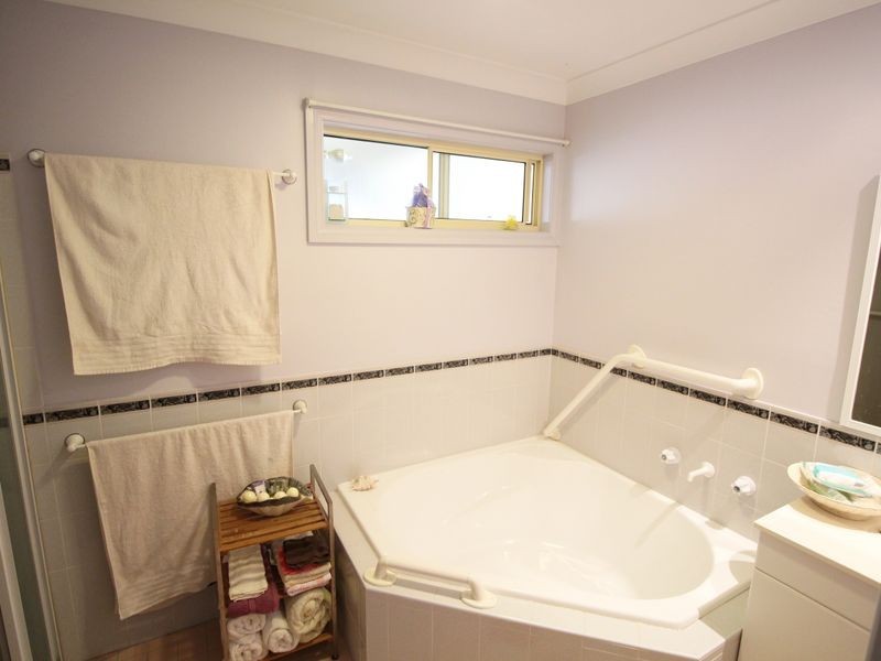 62 Second Avenue Broadlands Estate, Green Point NSW 2251