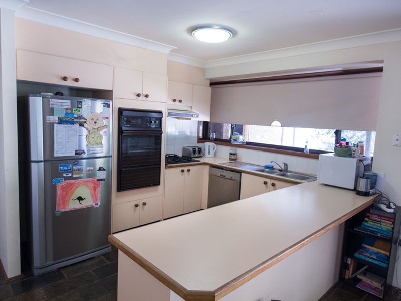 18 White Cedar Close, Green Point NSW 2251