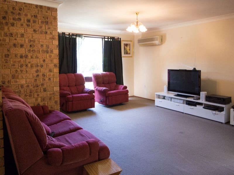 18 White Cedar Close, Green Point NSW 2251