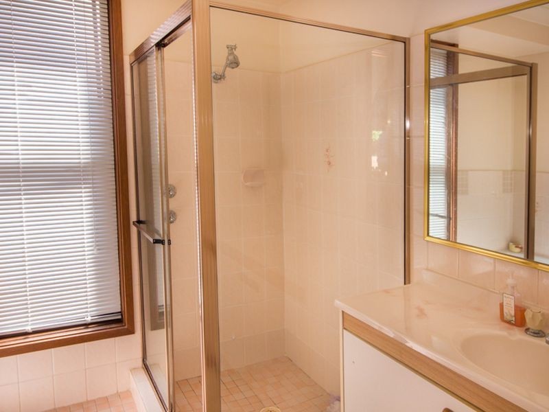 18 White Cedar Close, Green Point NSW 2251