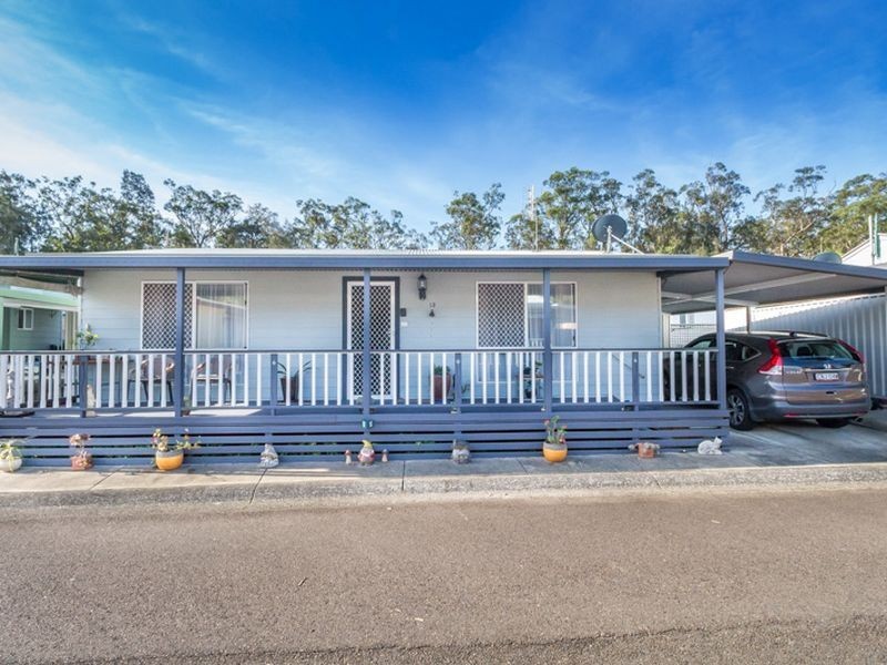 13 Seventh Avenue Broadlands Estate, Green Point NSW 2251