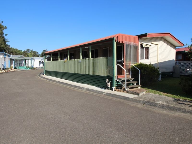 56 Second Avenue Broadlands Estate, Green Point NSW 2251