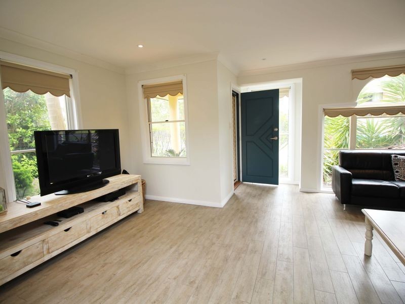 33 Bronzewing Drive, Erina NSW 2250