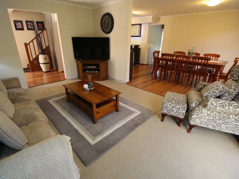 12 Day Dawn Place, Erina NSW 2250