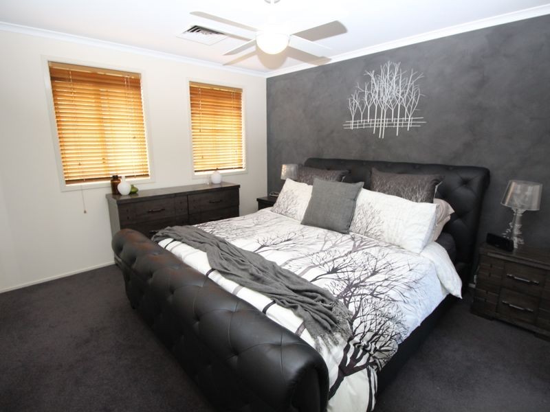 12 Day Dawn Place, Erina NSW 2250