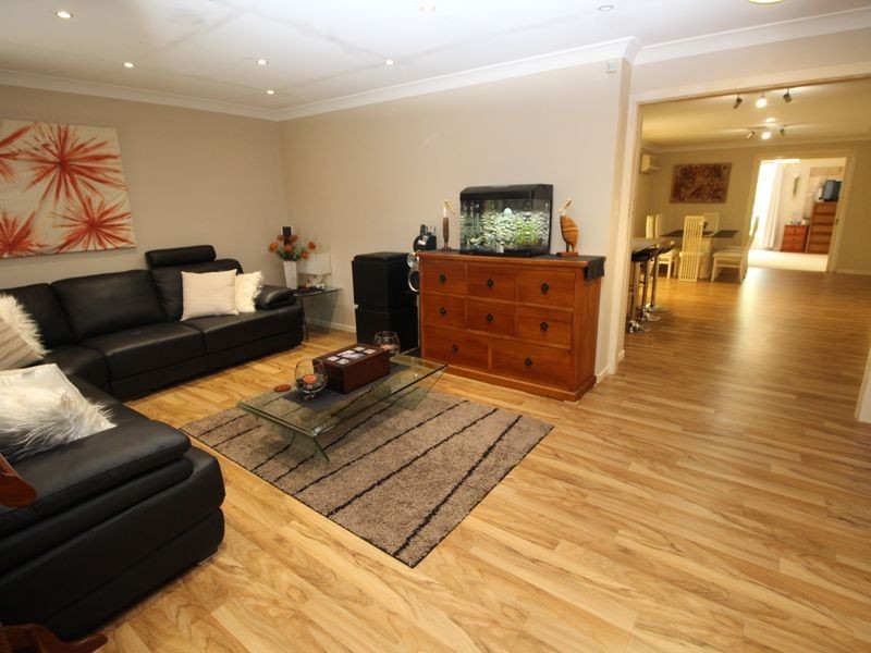 54 Bronzewing Drive, Erina NSW 2250