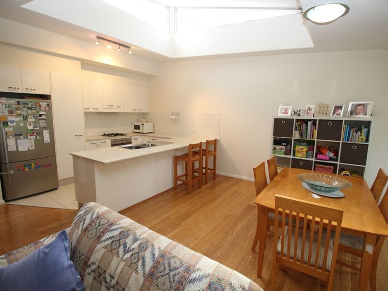 6/11 Jennie Cox Close, Erina NSW 2250