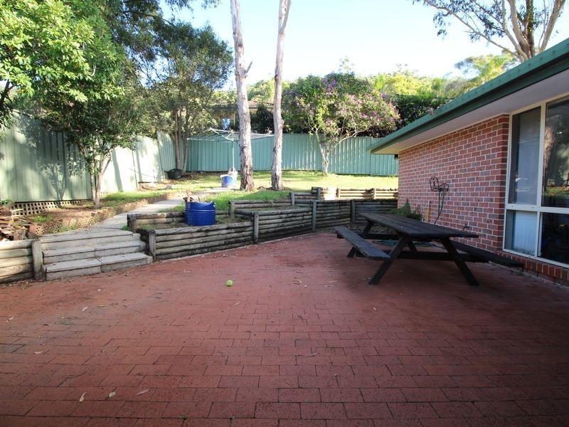 1 Merideth Place, Green Point NSW 2251