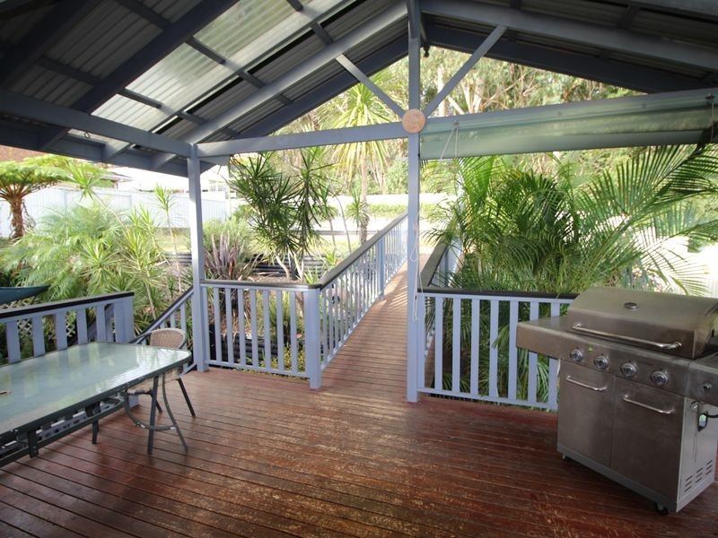 38 White Cedar Close, Green Point NSW 2251