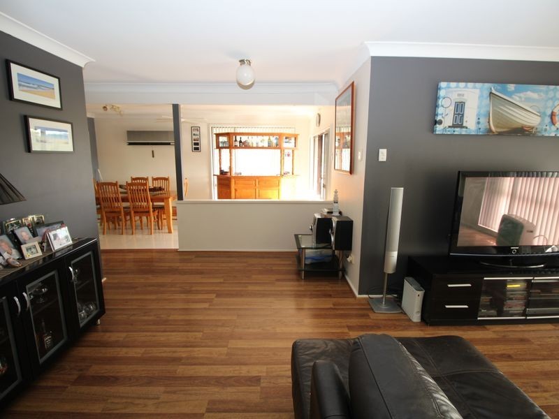 38 White Cedar Close, Green Point NSW 2251