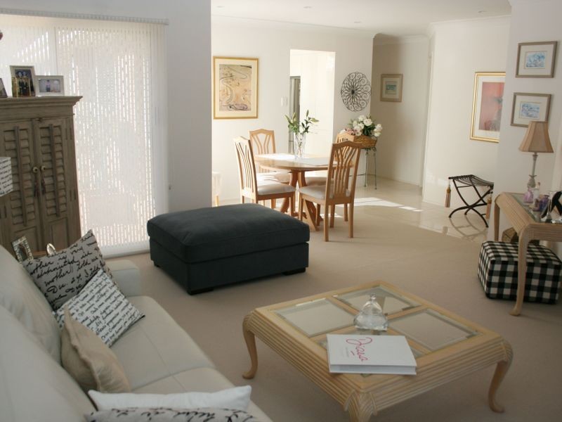 6 Greenvale Road, Green Point NSW 2251