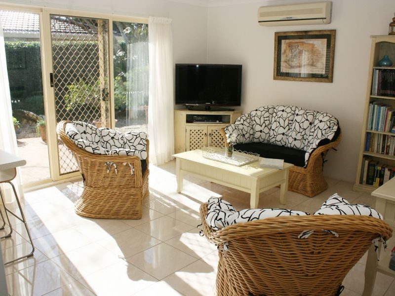 6 Greenvale Road, Green Point NSW 2251