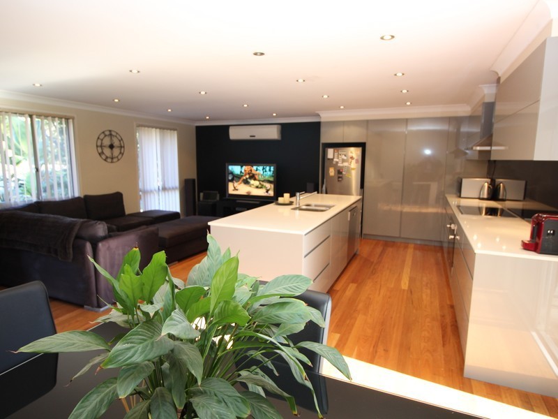 8 Balfour Close, Springfield NSW 2250