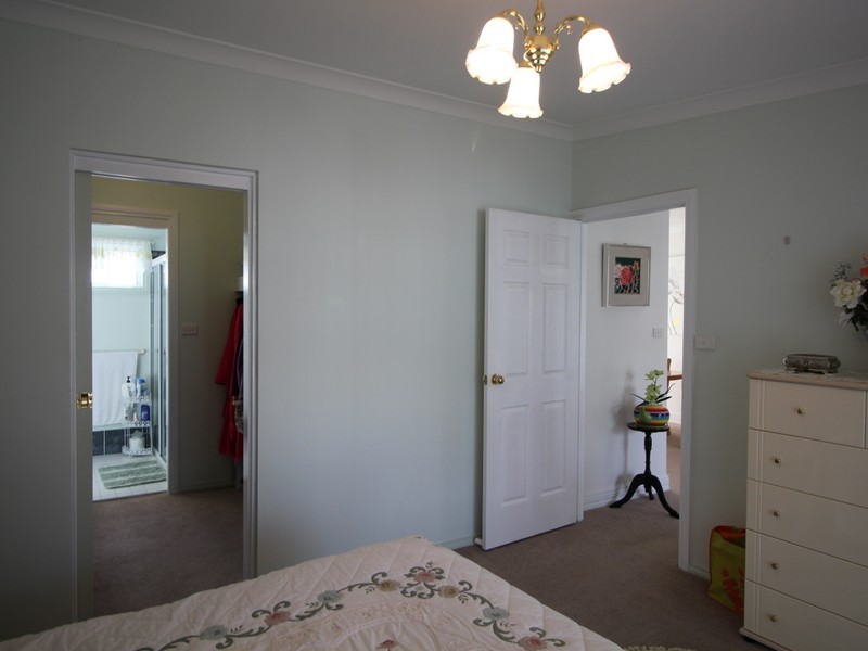 16 Sixth Avenue Broadlands Estate, Green Point NSW 2251