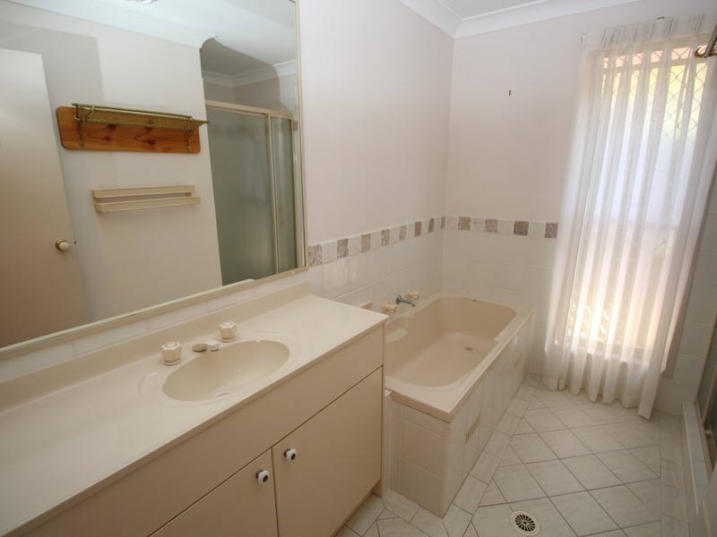 14 Quattroville Place, Green Point NSW 2251