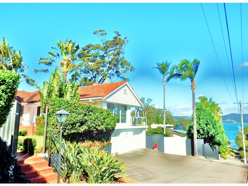 295 Avoca Drive, Green Point NSW 2251