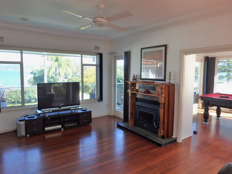 295 Avoca Drive, Green Point NSW 2251